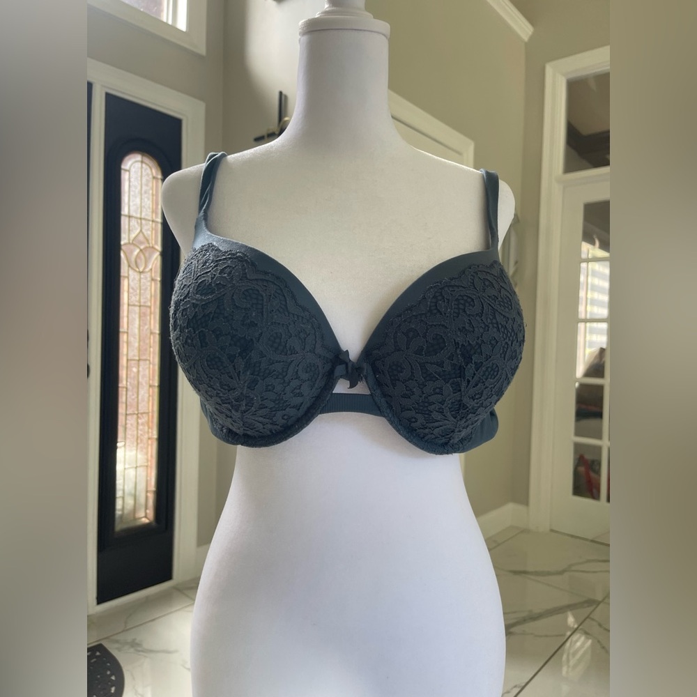 Victoria’s Secret Body by Victoria Perfect Shape push up bra